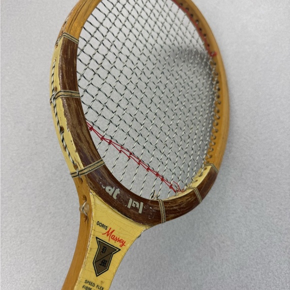 Vintage Wilson Doris Massey Signature Wooden Tennis Racket - Picture 9 of 11